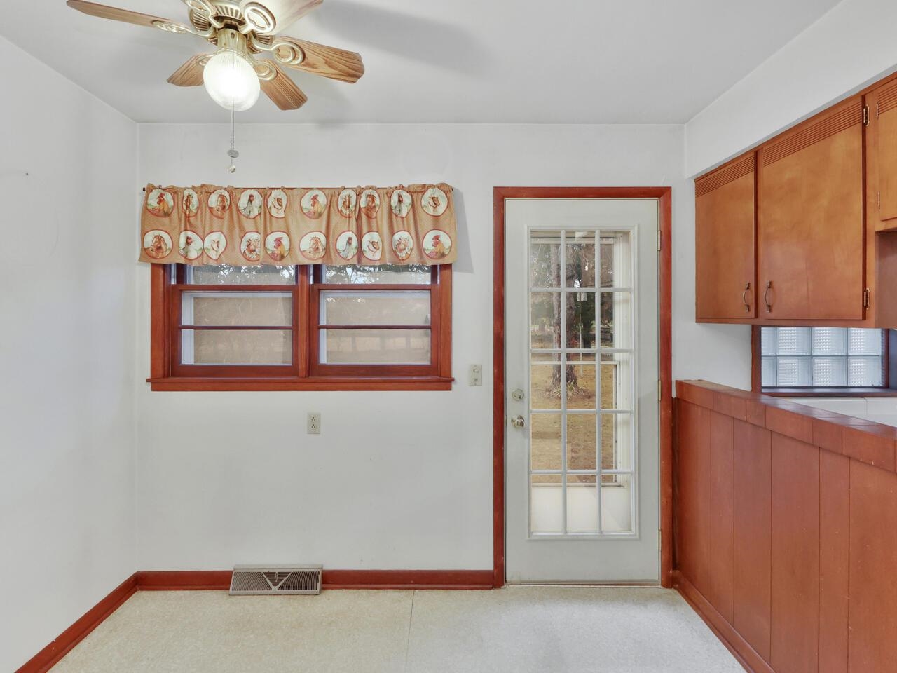 3 Elm Drive Augusta, KS 67010 - Photo 19 of 36