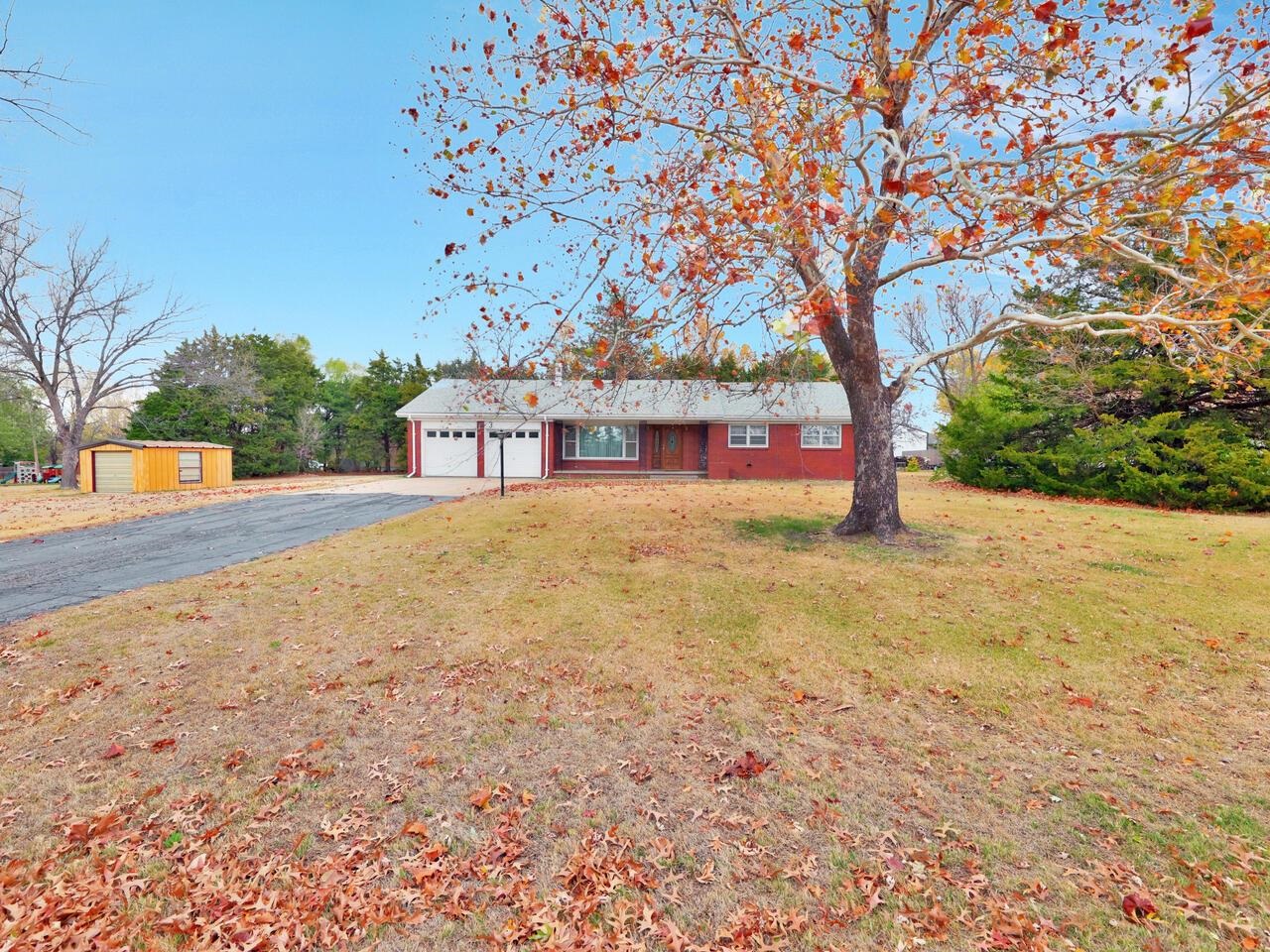 3 Elm Drive Augusta, KS 67010 - Photo 3 of 36