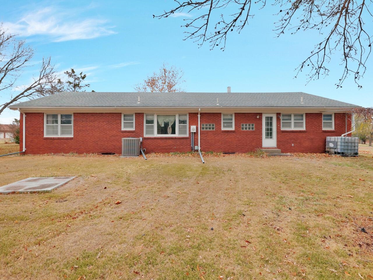 3 Elm Drive Augusta, KS 67010 - Photo 32 of 36