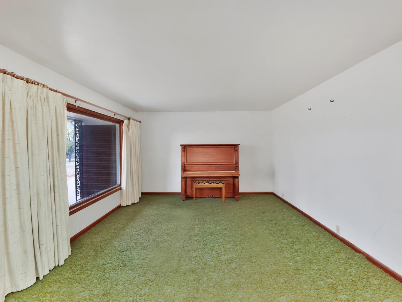 3 Elm Drive Augusta, KS 67010 - Photo 6 of 36