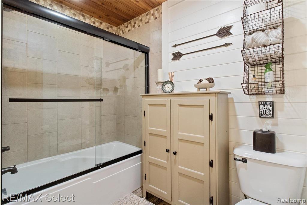 8228 Center Road Fenton, MI 48430 - Photo 29 of 36