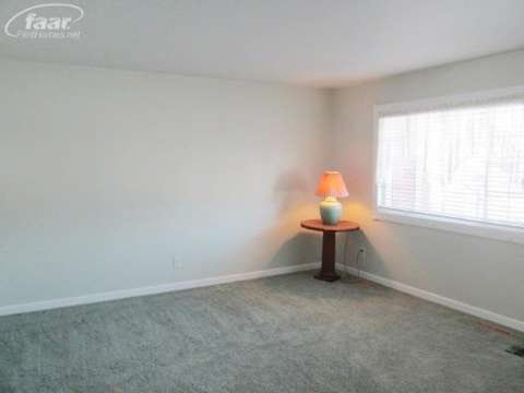 4160 Dillon Road Flushing, MI 48433 - Photo 13 of 22 20389113-12.JPG