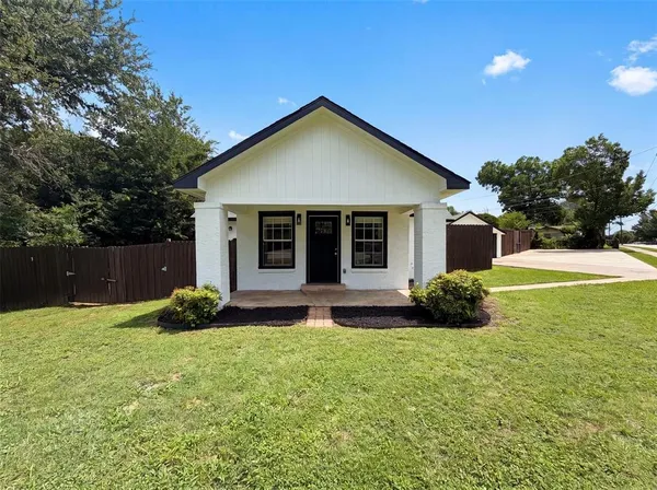 $265,000 | 420 Bluebonnet Drive, Hurst, TX 76053