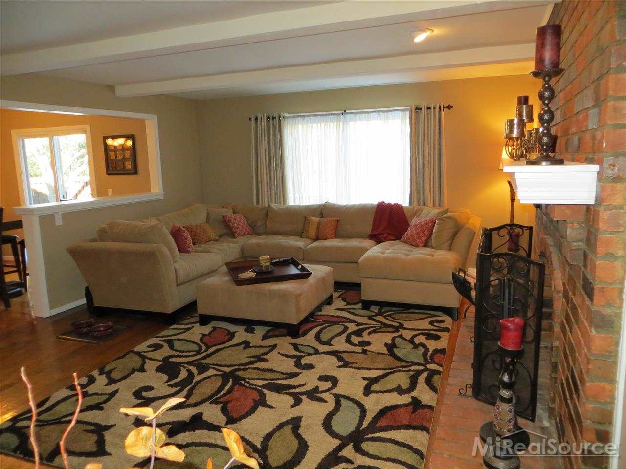 70 Vernier Road Grosse Pointe, MI 48236 - Photo 8 of 32 31227177-7.JPG