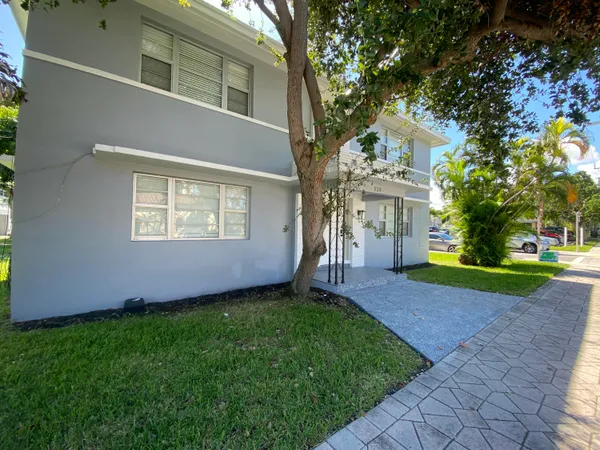 $1,900 | 115 Lucerne Avenue, Unit 1, Lake Worth Beach, FL 33460