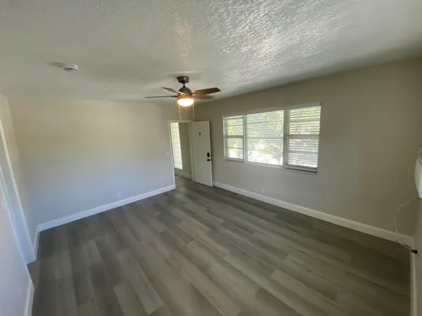 $1,900 | 115 Lucerne Avenue, Unit 1, Lake Worth Beach, FL 33460