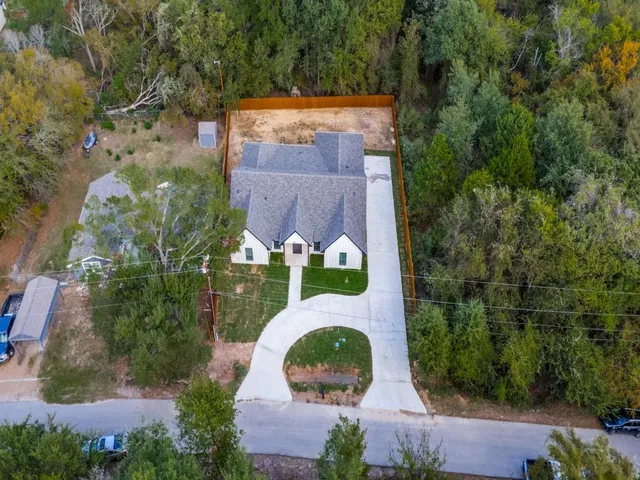 $369,900 | 404 Luzon Street, Tool, TX 75143