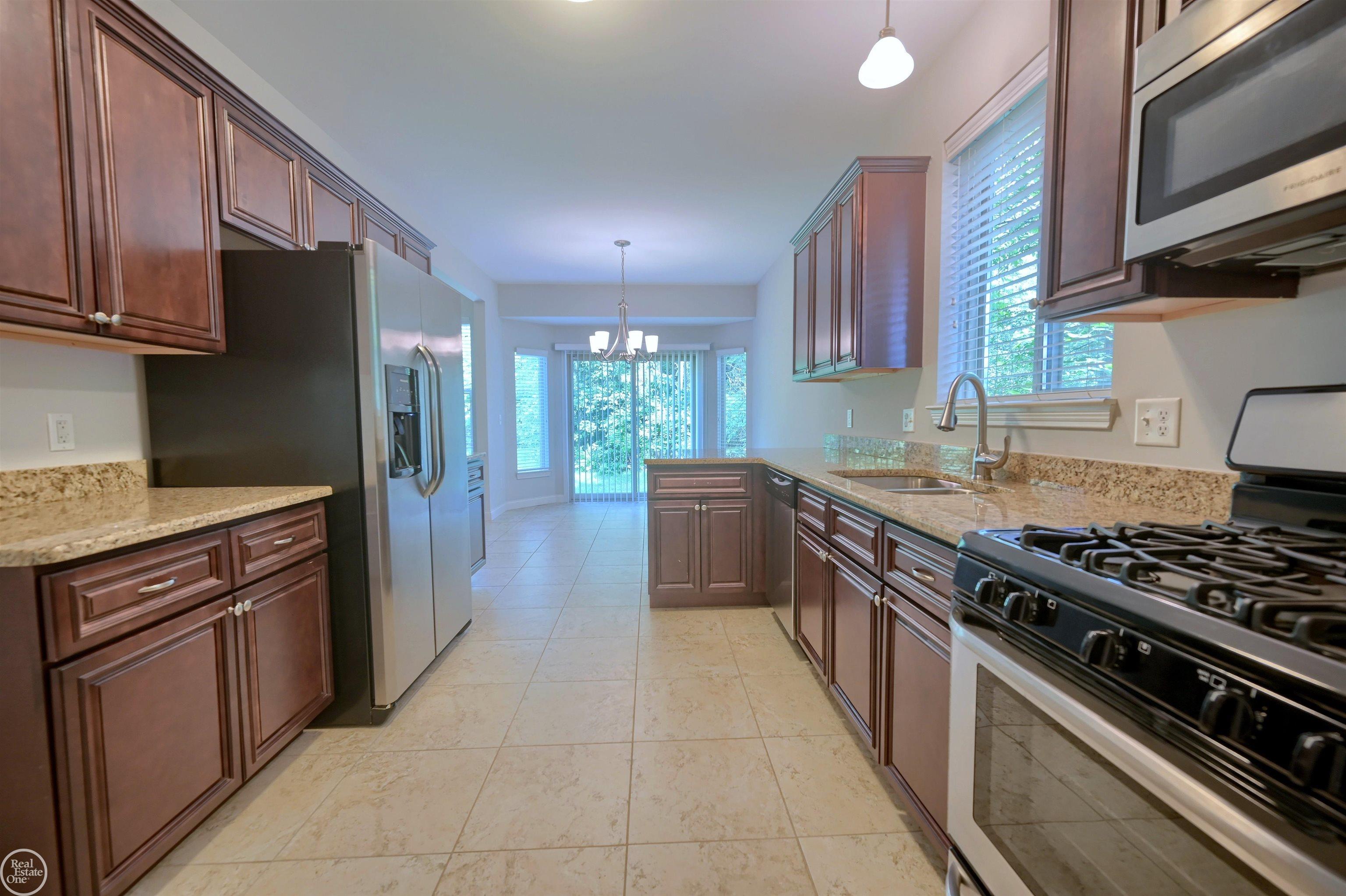 8199 22 Mile Road, Unit RIGHT SIDE ) Utica, MI 48317 - Photo 36 of 59