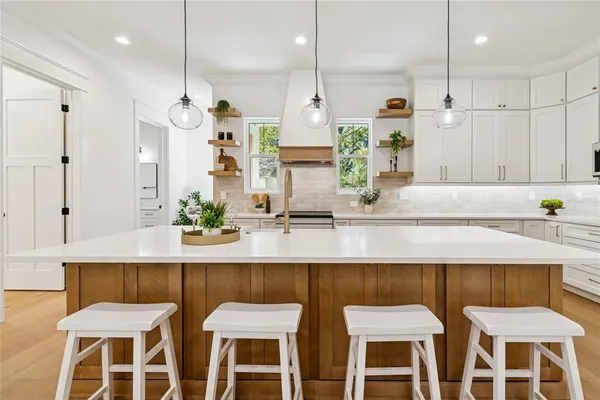 $775,000 | 1709 East Henry Avenue, Tampa, FL 33610