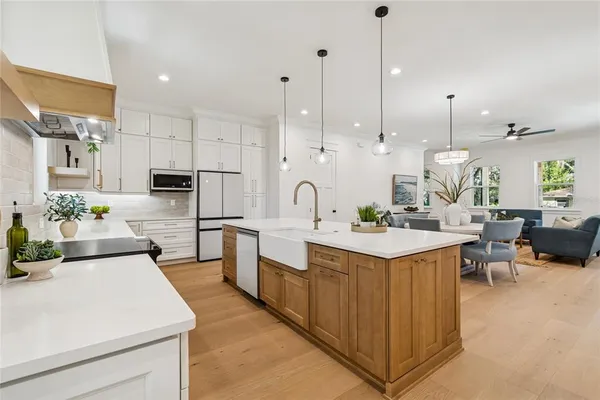 $775,000 | 1709 East Henry Avenue, Tampa, FL 33610