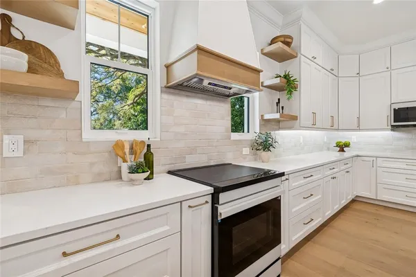 $775,000 | 1709 East Henry Avenue, Tampa, FL 33610