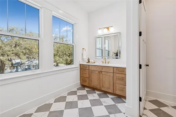 $775,000 | 1709 East Henry Avenue, Tampa, FL 33610