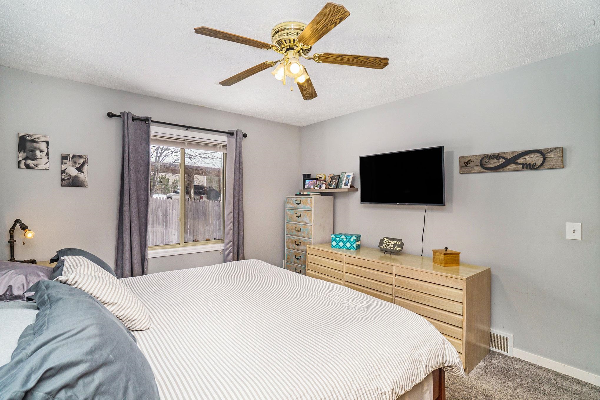 3449 Holiday Road Traverse City, MI 49686 - Photo 11 of 20 1906735-10.JPG