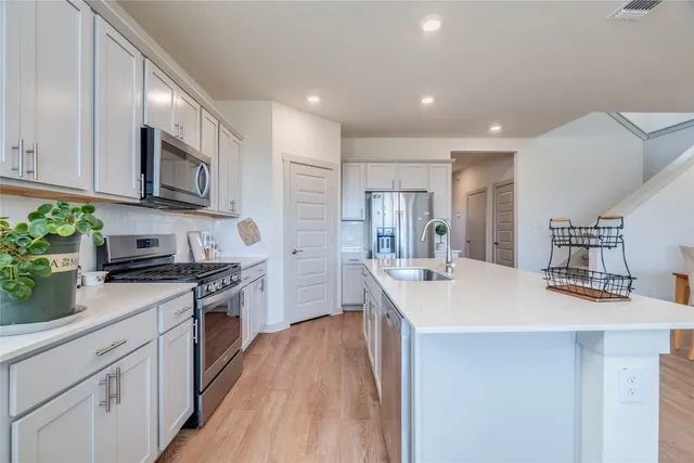 $2,600 | 10932 Defender Trail, Austin, TX 78754