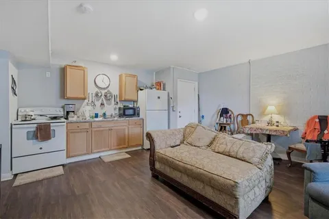 $825,000 | 5401 East 27th Terrace, Kansas City, MO 64128