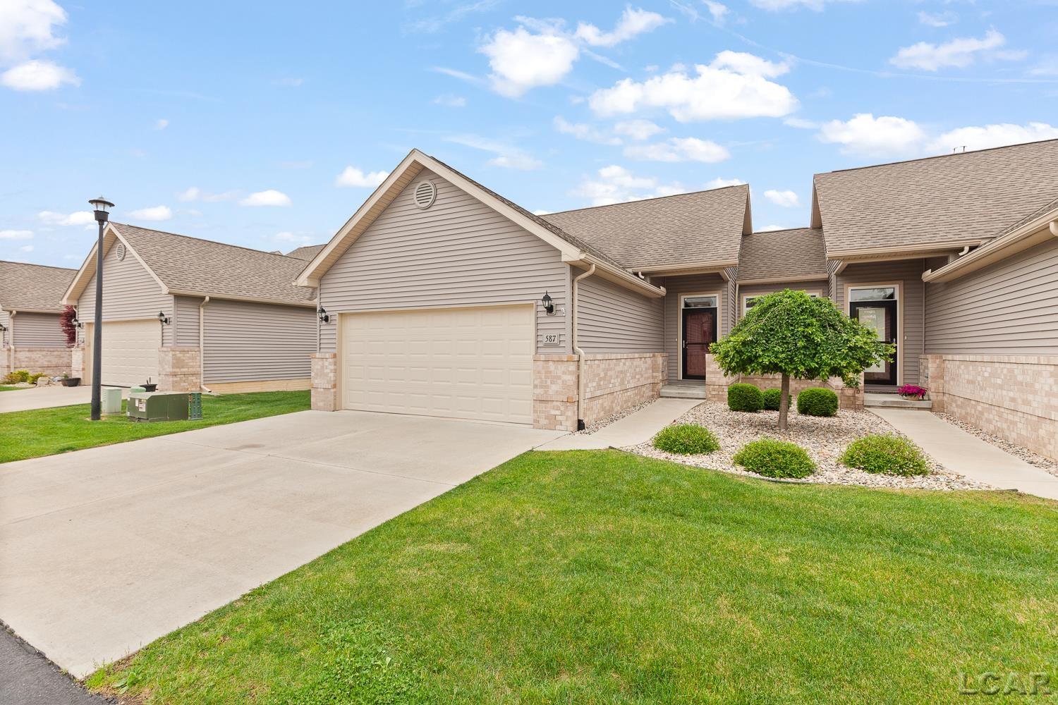 587 Ridge Lane Tecumseh, MI 49286 - Photo 1 of 26