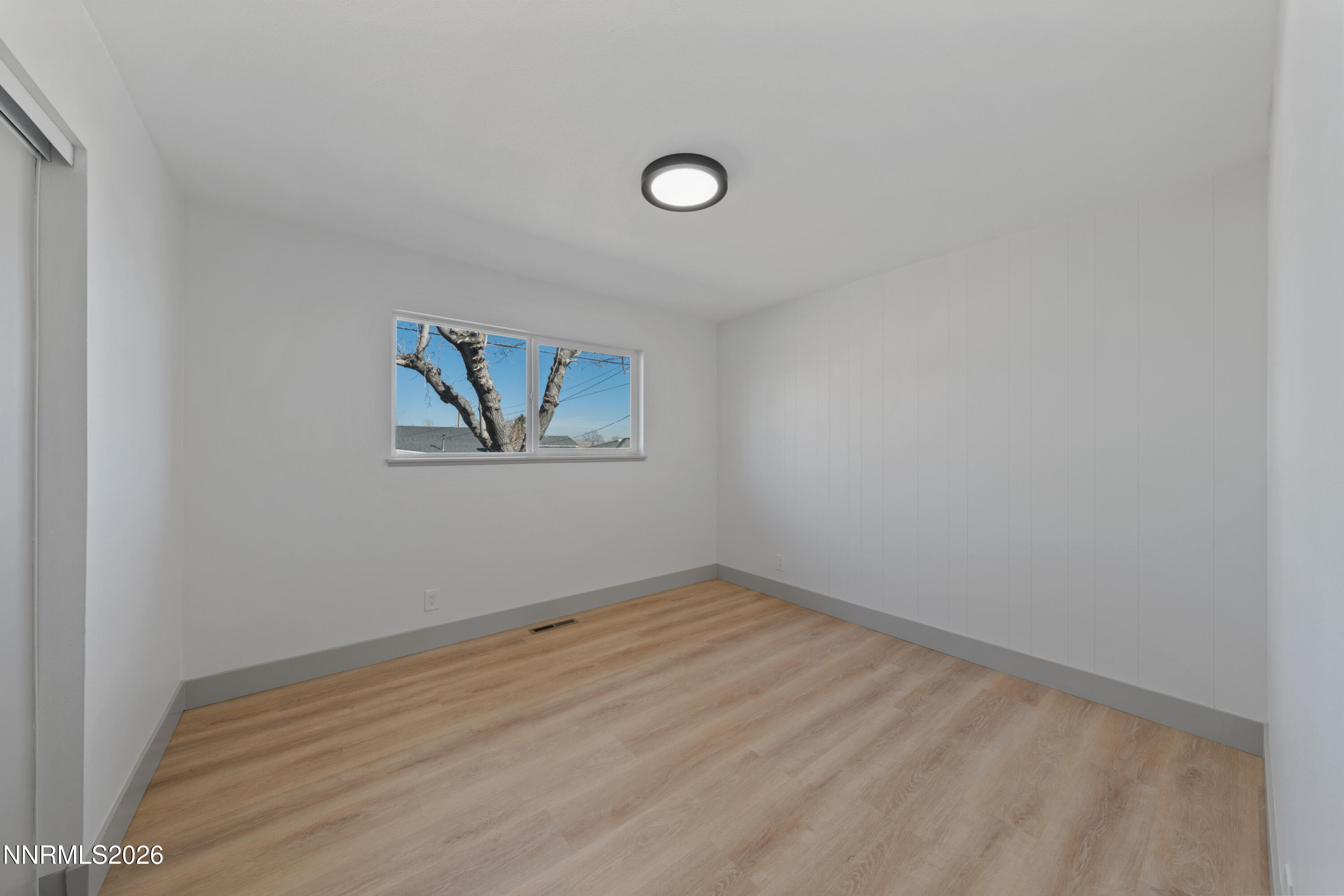 3286 Heights Drive Reno, NV 89503 - Photo 19 of 30 an empty room with a window