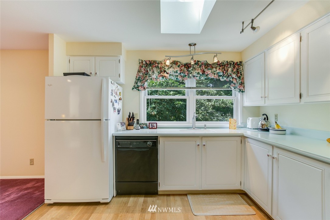 14325 Southeast 169th Street Renton, WA 98058 - Photo 12 of 25 Gallery Image 12
