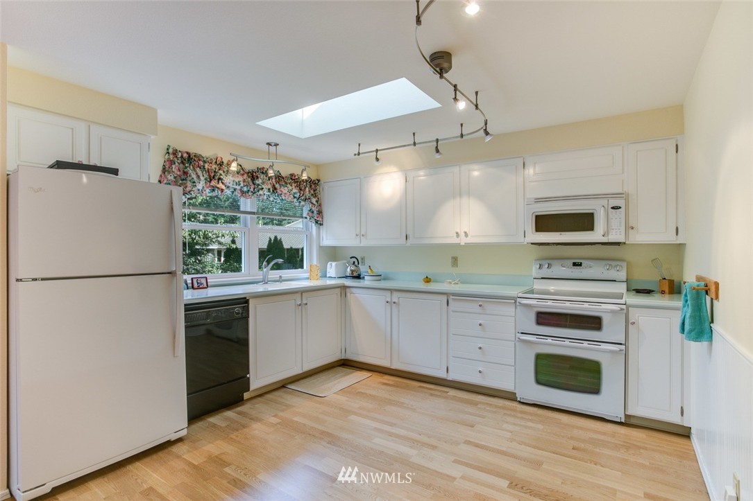14325 Southeast 169th Street Renton, WA 98058 - Photo 13 of 25 Gallery Image 13