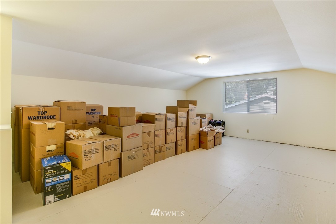 14325 Southeast 169th Street Renton, WA 98058 - Photo 19 of 25 Gallery Image 19