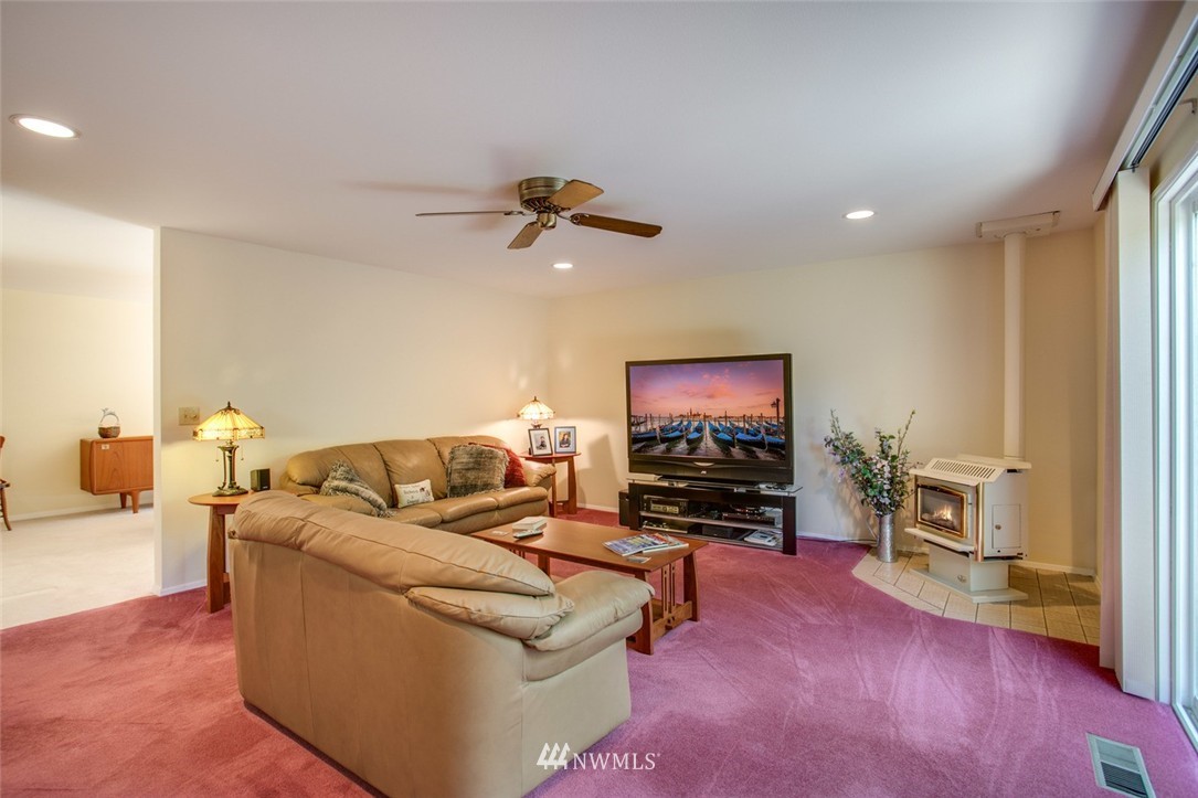 14325 Southeast 169th Street Renton, WA 98058 - Photo 10 of 25 Gallery Image 10