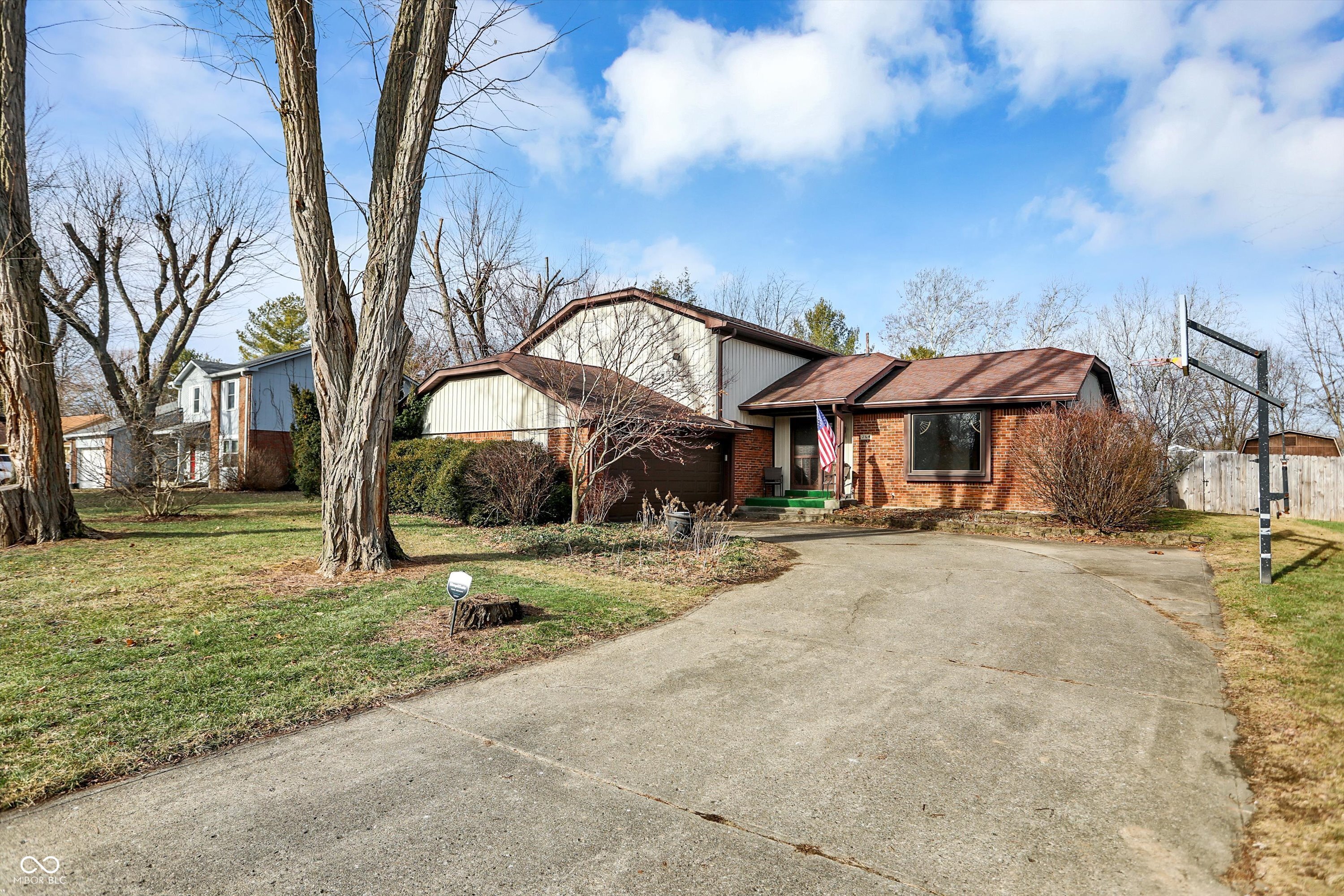 704 Covered Bridge Road Greenwood, IN 46142 - Photo 2 of 64 Gallery Image 2