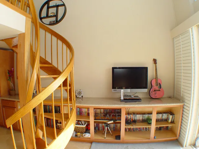 a view of a livingroom with furniture