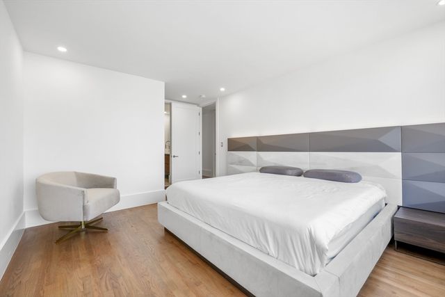 $1,775,000 | 1 Charles Street South, Unit PH205, Boston, MA 02116