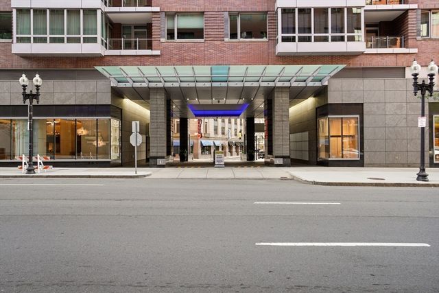 $1,775,000 | 1 Charles Street South, Unit PH205, Boston, MA 02116