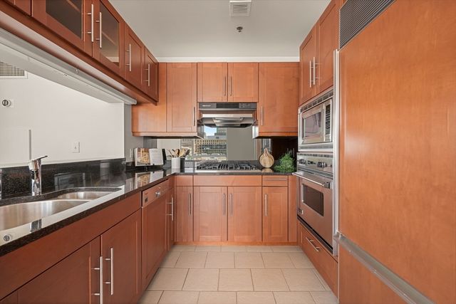 $1,775,000 | 1 Charles Street South, Unit PH205, Boston, MA 02116