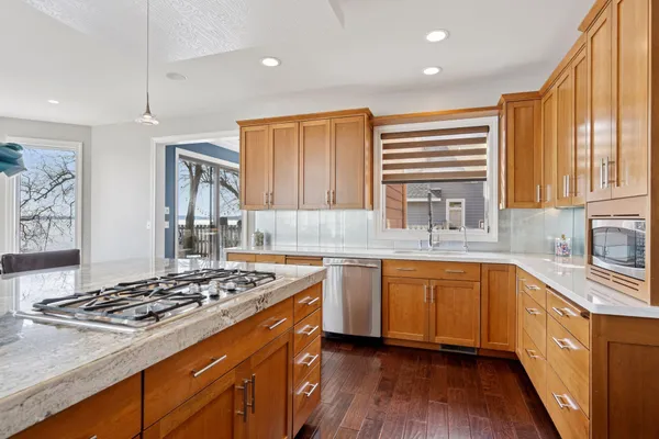 $2,350,000 | 263 Lake Avenue North, Spicer, MN 56288