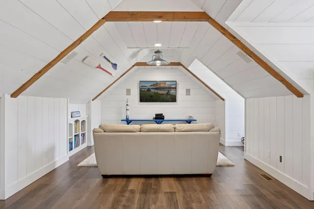 $2,350,000 | 263 Lake Avenue North, Spicer, MN 56288