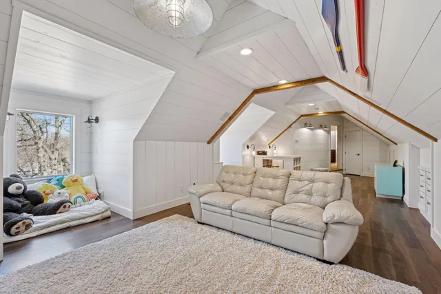 $2,350,000 | 263 Lake Avenue North, Spicer, MN 56288