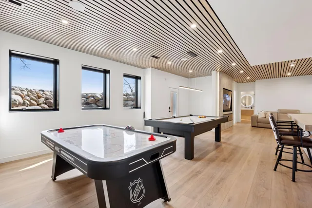 $2,350,000 | 263 Lake Avenue North, Spicer, MN 56288