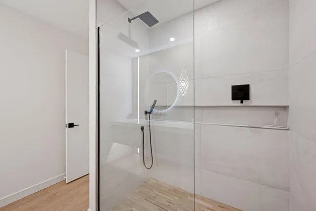 $2,350,000 | 263 Lake Avenue North, Spicer, MN 56288