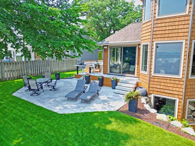 $2,350,000 | 263 Lake Avenue North, Spicer, MN 56288