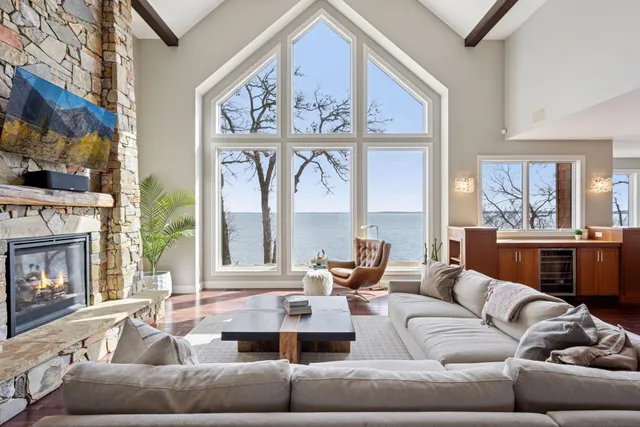 $2,350,000 | 263 Lake Avenue North, Spicer, MN 56288