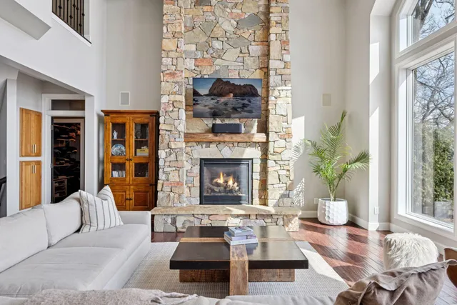 $2,350,000 | 263 Lake Avenue North, Spicer, MN 56288