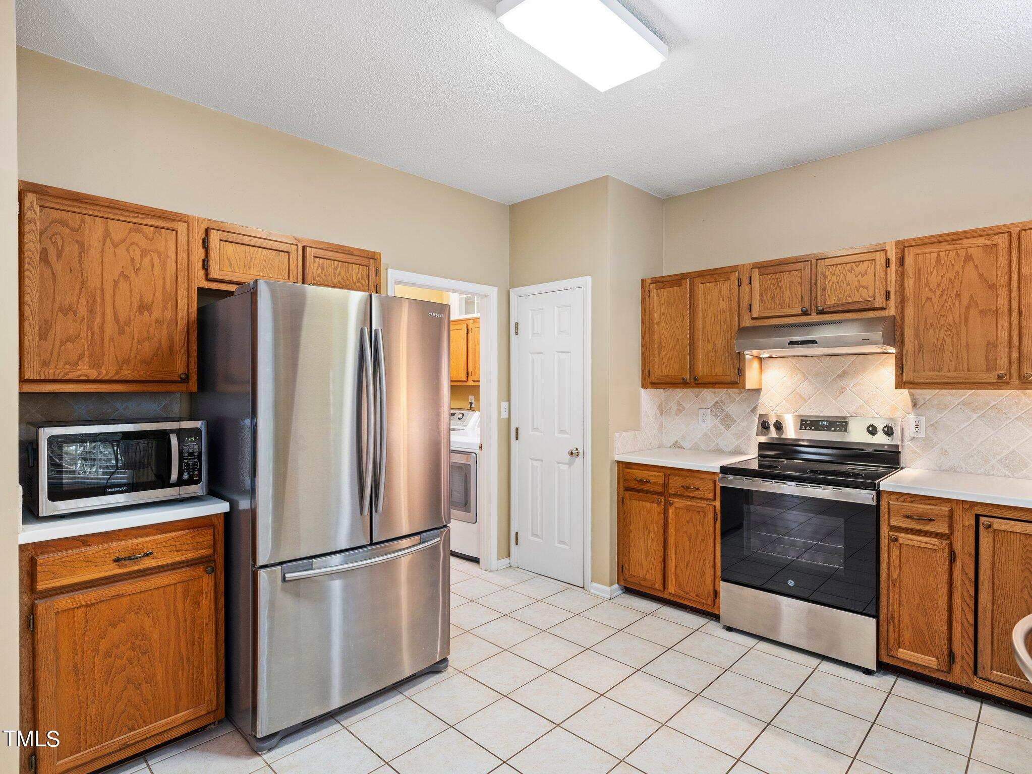 8609 Chalcombe Court Raleigh, NC 27615 - Photo 20 of 37 17-web-or-mls-8609 Chalcombe-131