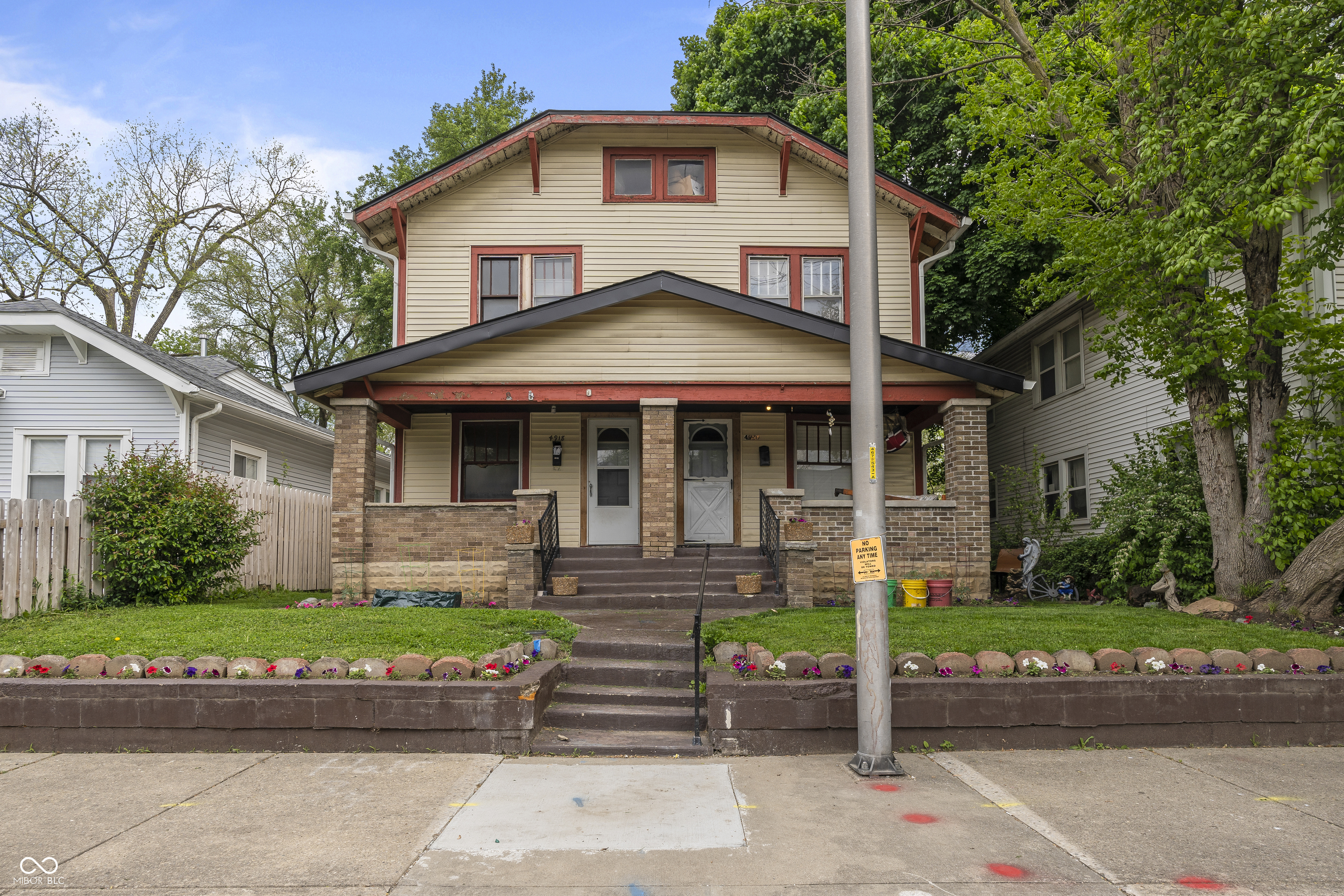 4918 East New York St