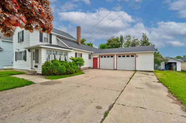 $159,900 | 218 North Houghton, Manistique, MI 49854