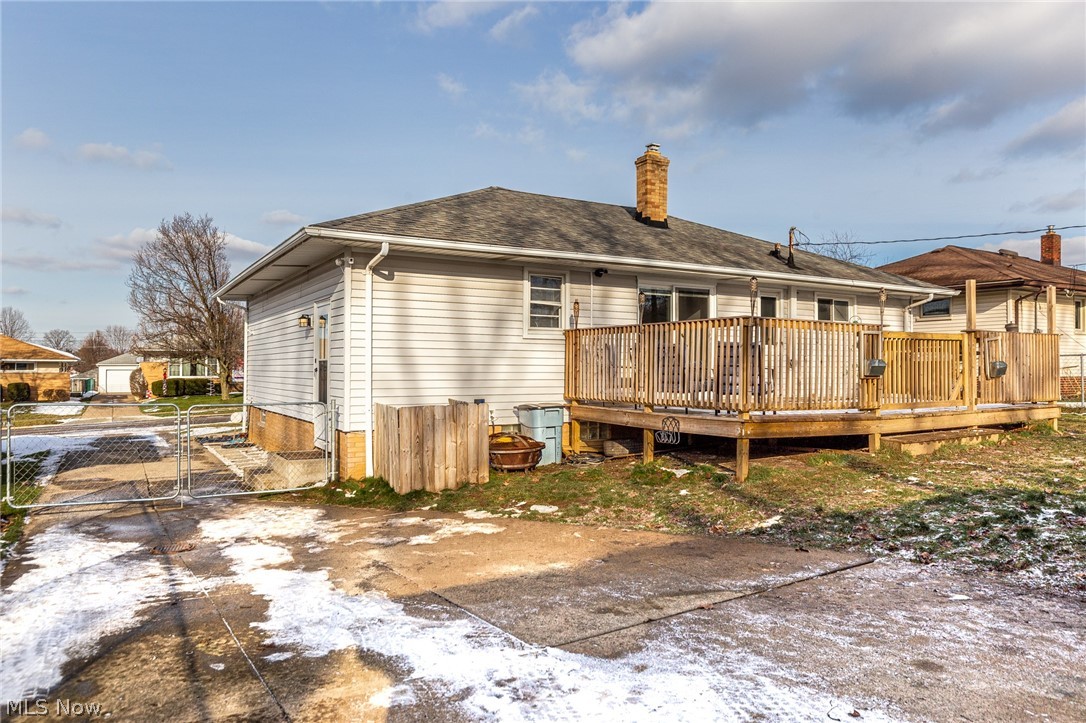 9685 Reichert Road Parma, OH 44130 - Photo 5 of 25