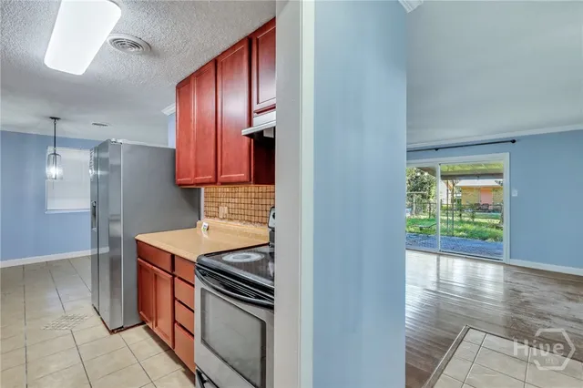 $2,000 | 5908 Fairview Avenue, Savannah, GA 31406