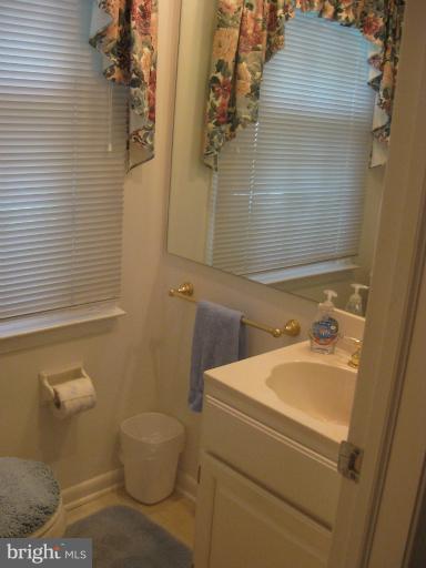 2507 Lawnside Road Lutherville-Timonium, MD 21093 - Photo 2 of 21 Powder Room