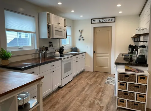 $3,400 | 79 Barbour Road, Hampton, NH 03842