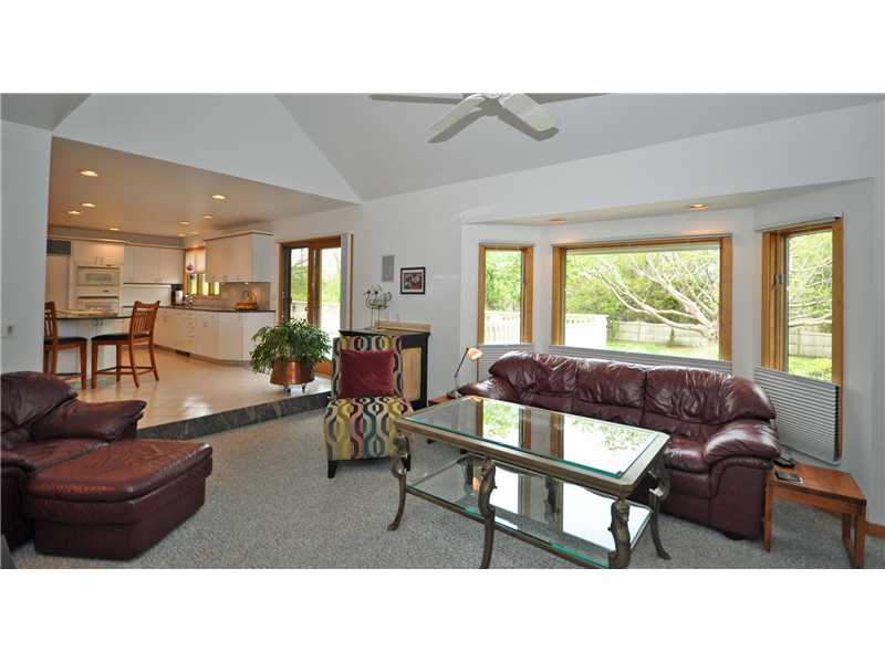 668 Boston Neck Road Narragansett, RI 02882 - Photo 14 of 25 Den/Family/Great Room.