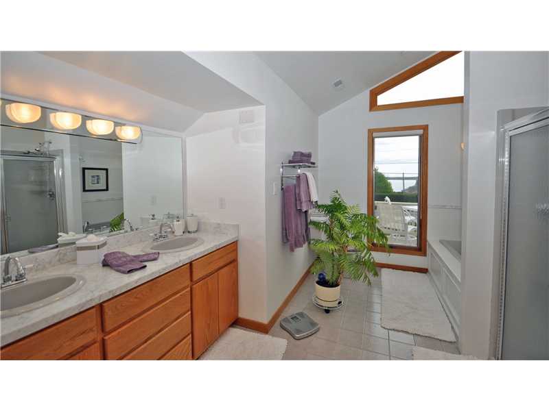 668 Boston Neck Road Narragansett, RI 02882 - Photo 18 of 25 Master Bath/Spa.