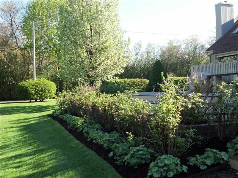 668 Boston Neck Road Narragansett, RI 02882 - Photo 25 of 25 Yard/Garden.