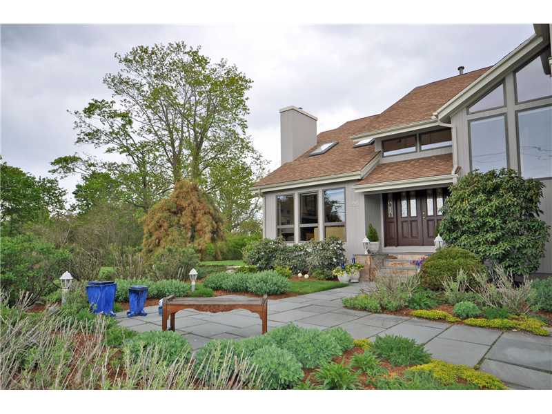 668 Boston Neck Road Narragansett, RI 02882 - Photo 3 of 25 Exterior Back.