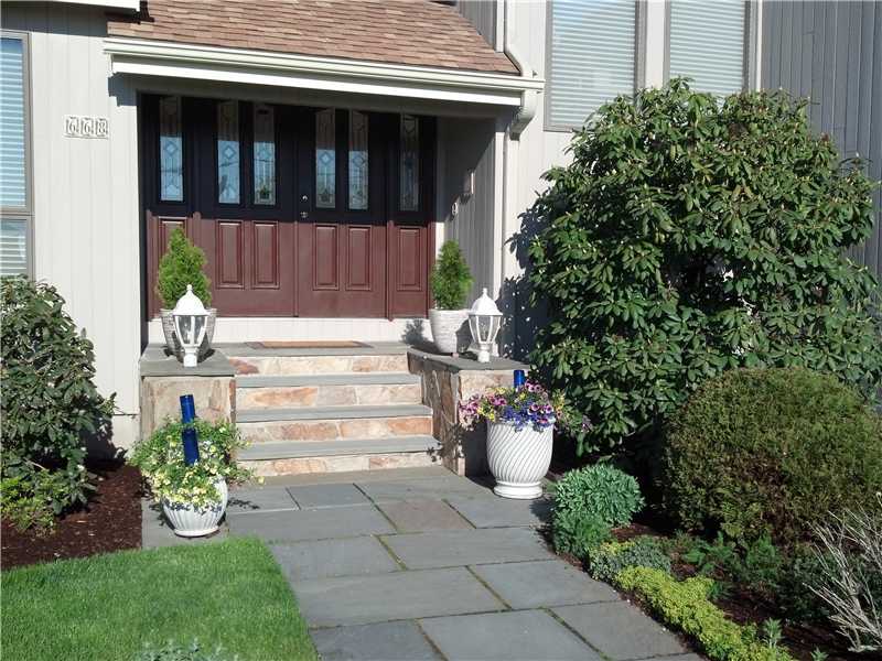 668 Boston Neck Road Narragansett, RI 02882 - Photo 4 of 25 Exterior Front.